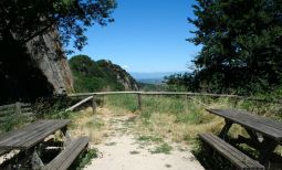 Rocca Pendice: Nota palestra di roccia e habitat naturale di rare specie faunistiche