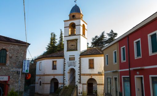 Il Palazzetto dei Vicari: recentemente restaurato e ristrutturato è adibito a sede del museo di arte contemporanea Dino Formaggio